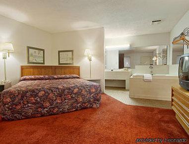 Sunset Inn Northlake Charlotte Room photo