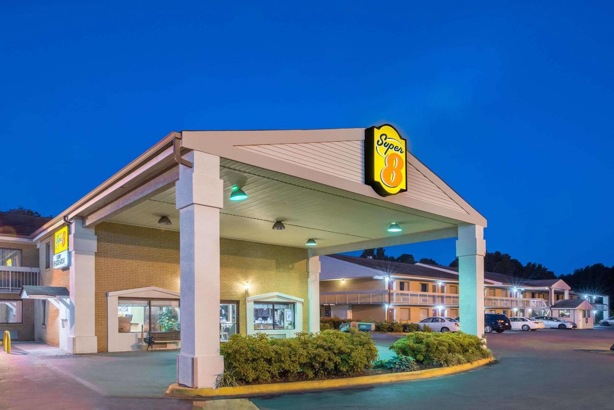 Sunset Inn Northlake Charlotte Exterior photo